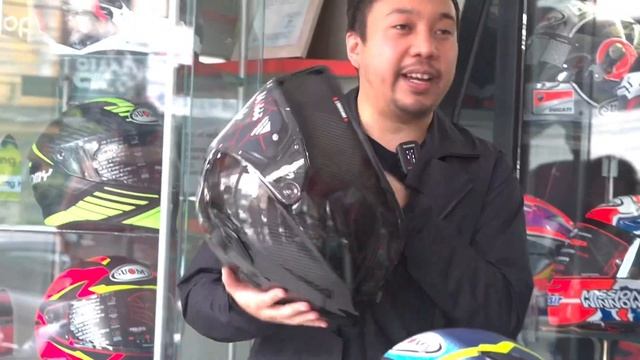 A Day With Matteo Pt 2 : Unboxing Suomy TX Pro Carbon Black смотреть онлайн