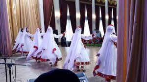 РАКСИ БАДАХШОНИ АНСАМБЛЬ " НАВРУЗ "