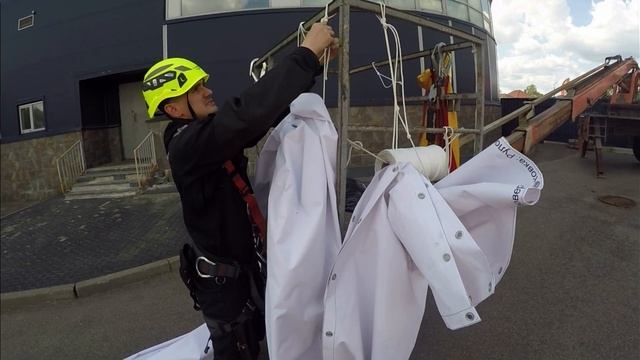 Монтаж банеров с автовышки смотреть онлайн