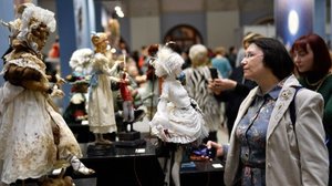 Крупнейшая выставка «Весенний бал кукол» открылась в Москве