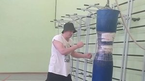 КАК ПРАВИЛЬНО СЖИМАТЬ КУЛАК В БОЮ