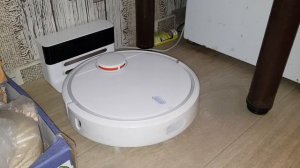Как встает на зарядку робот-пылесос Xiaomi mi robot vacuum cleaner