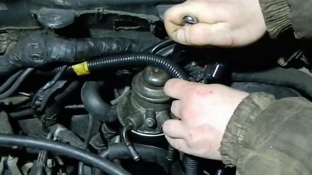 Mitsubishi L 200 (III)(4D56) 2.5 TD не заводится.Проблема сеточка ТНВД.