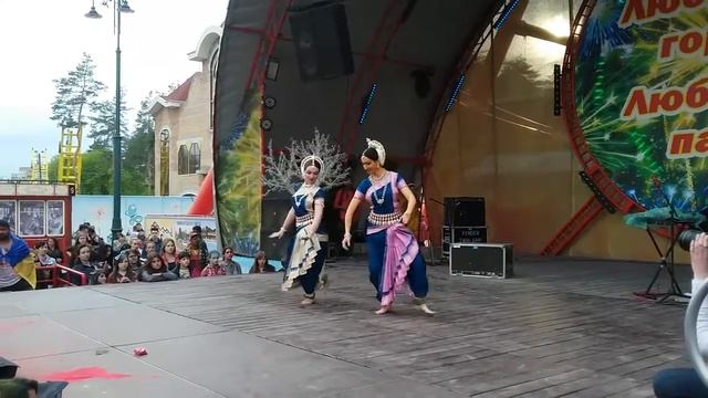 Елена Князева (Москва) и Мария Осьмачко (Харьков) Холи 2016 Харьков Одисси смотреть онлайн