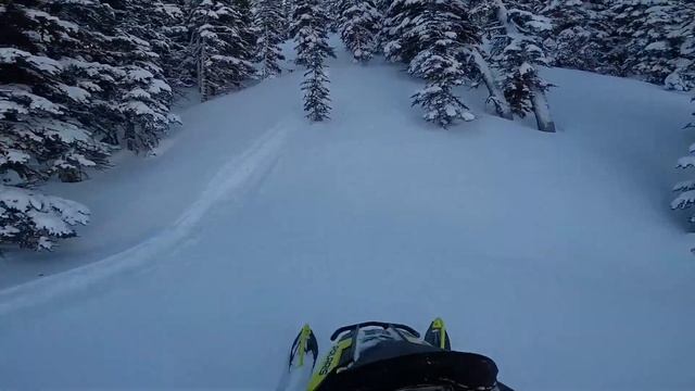 2022 Polaris KHAOS SLASH 155 NA \\ Wolverine, Bluebird and Hero snow. смотреть онлайн