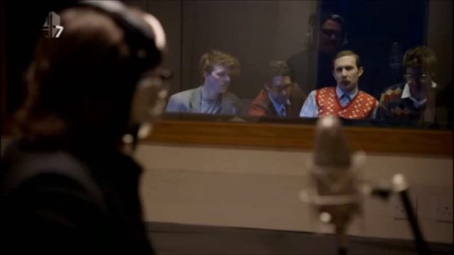 Toast of London does a voiceover (pilot episode) смотреть онлайн