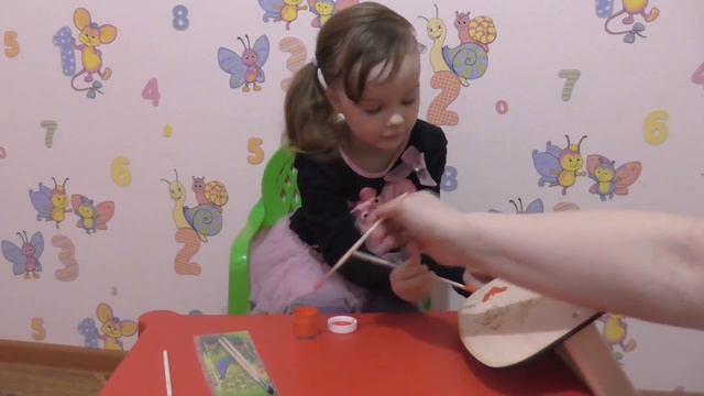 Красим кроватку для куклы акриловыми красками. смотреть онлайн