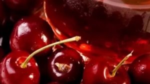 ВИШНЯ – польза и вред. Почему вишню называют сердечной ягодой?