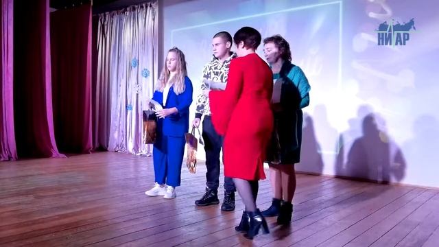 Молодёжная вечеринка с награждением смотреть онлайн