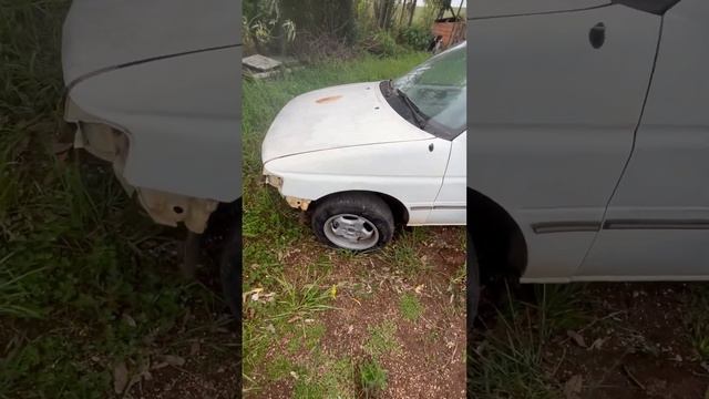 Escort xr3 abandonado