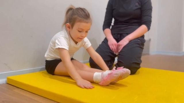 Спортивная гимнастика. Разминка. смотреть онлайн