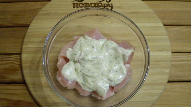 Куриные шашлычки на шпажках в духовке для детей