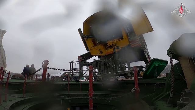 ⚡️Загрузка межконтинентальной баллистической ракеты «Ярс»