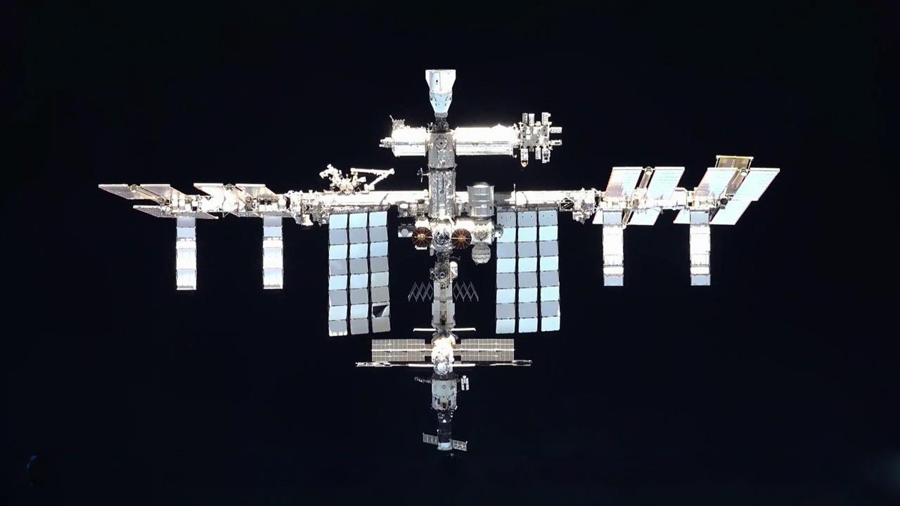 Орбиту МКС подняли более чем на километр, чтобы разойтись с космическим мусором