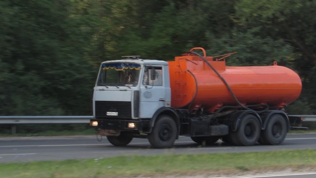 МАЗ 6303