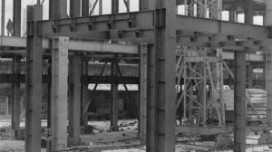 Кинолетопись Строительство кузовного и нового прессового цеха.