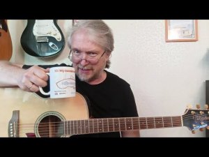 "Там, где клён шумит" - интересная и необычная гармония в припеве!