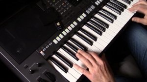 Как брать аккорды на синтезаторе.