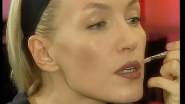 КАК СДЕЛАТЬ ГУБЫ ЯРКИМИ. mosmake.ru Наталья Власова