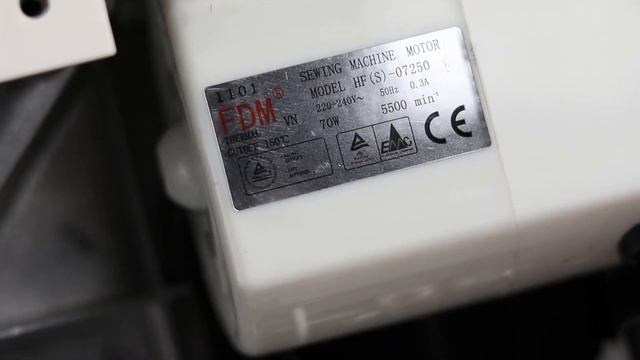 Швейная машинка Minerva Select 15 - надежный помощник в швейном деле. смотреть онлайн