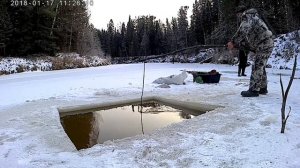 Таежная зимняя рыбалка на подьемник