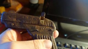 Советский ржавый пистолет.