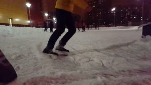 Трюк. Как правильно тормозить на коньках. Эффектное  торможение в slow-motion