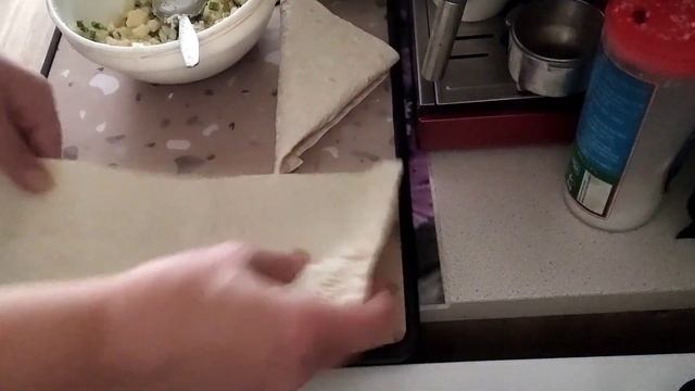 Ленивые пирожки с картофелем,яйцом и зелёным луком.Почему хлеб всему голова? смотреть онлайн