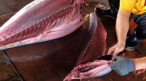 How to quickly cut salmon/tuna/swordfish with the sharpest knife -Taiwan Fish Market