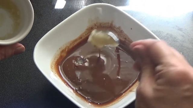 Апельсиновое желе с шоколадным кремом.    Orange jelly with chocolate cream.