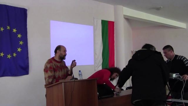 Видео1.Духът на БлагАрия.В.Търново.Спас Мавров.2013 смотреть онлайн