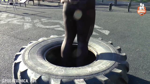 Прыжки через покрышку смотреть онлайн