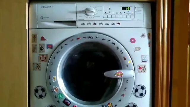 Electrolux EWF1086 Wet clothes 40 1000rpm (Complete cycle) смотреть онлайн