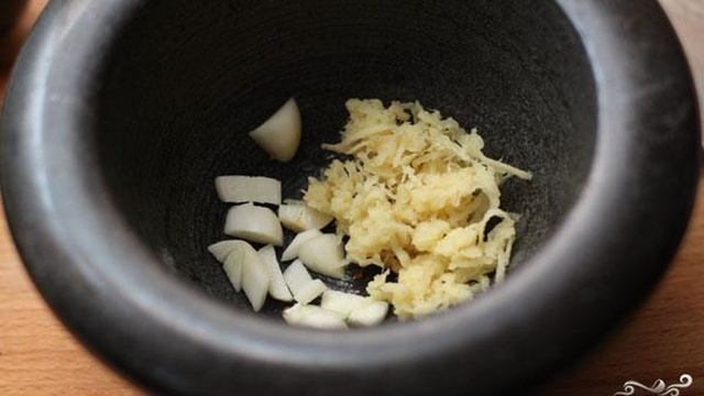 Острый салат из моркови
