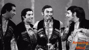 Вахтанг Кикабидзе  пишет мемуары..Его жизнь....Если не снимается и не поет...