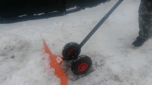 Лопата на колесах