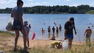 Едем купаться на озеро/ Жестылёво/ Много людей/ Вода прохладная/ Обгорели