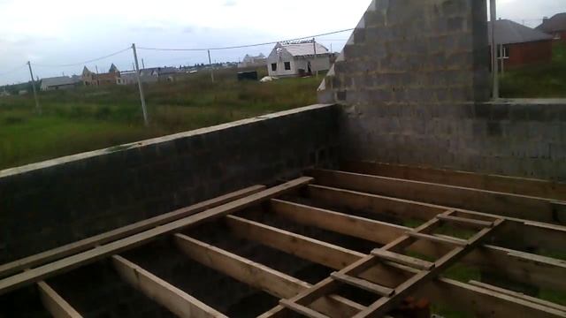 Начинаем строить мансарду завозим лес смотреть онлайн