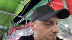 ЗУБАРЕВ НА РЫНКЕ ЕДЫ С ДЕВУШКОЙ | ИРЛ СТРИМ В КИТАЕ