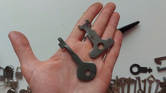 Замки, шпингалеты, петли дверные СССР смотреть онлайн