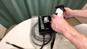 Распаковка домашней зарядной станции для электромобилей на 7,5 кВт , 32А.