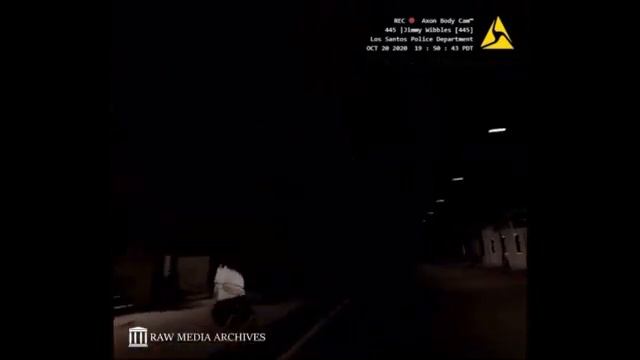 Officer engages armed men assaulting a man | Roblox смотреть онлайн