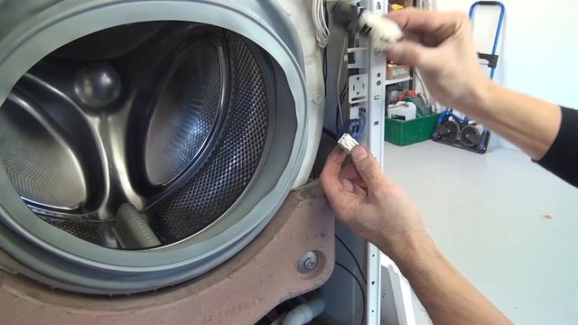 Bauknecht Waschmaschine - Türschloss wechseln смотреть онлайн