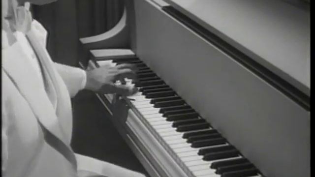 Liberace Flight of the Bumblebee and The Bumble Boogie смотреть онлайн