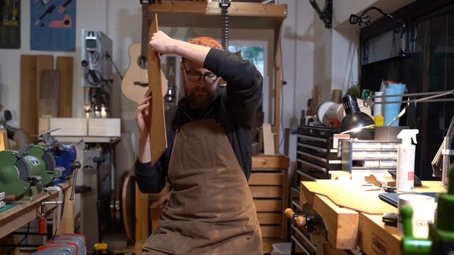 SAUSAGE CURL!? - Genuine honduran MAHOGANY - acoustic guitar tonewood - Swietenia macrophylla смотреть онлайн