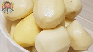 Хитрость, о которой многие не знают: как правильно хранить очищенный картофель!
