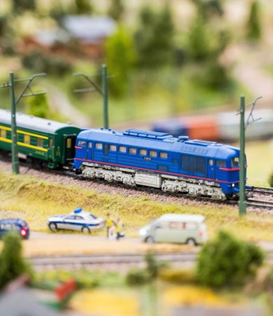 Miniatur Model Train Set in Grand Maket #1