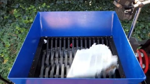 мини шредер. жрущая машина!!!шредер против планшета!!