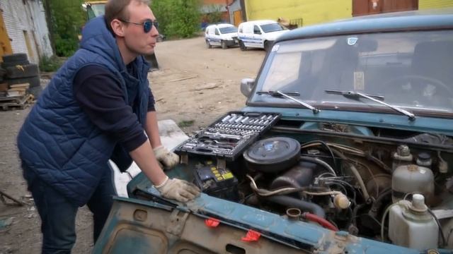Открыли автомастерскую потерянных автомобилей! Чиним реактивный жигуль! смотреть онлайн