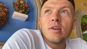 Шизофреник BarBoss пьяный дурачок виталька говорит про подселение стрим  своим ходом виталий ичин